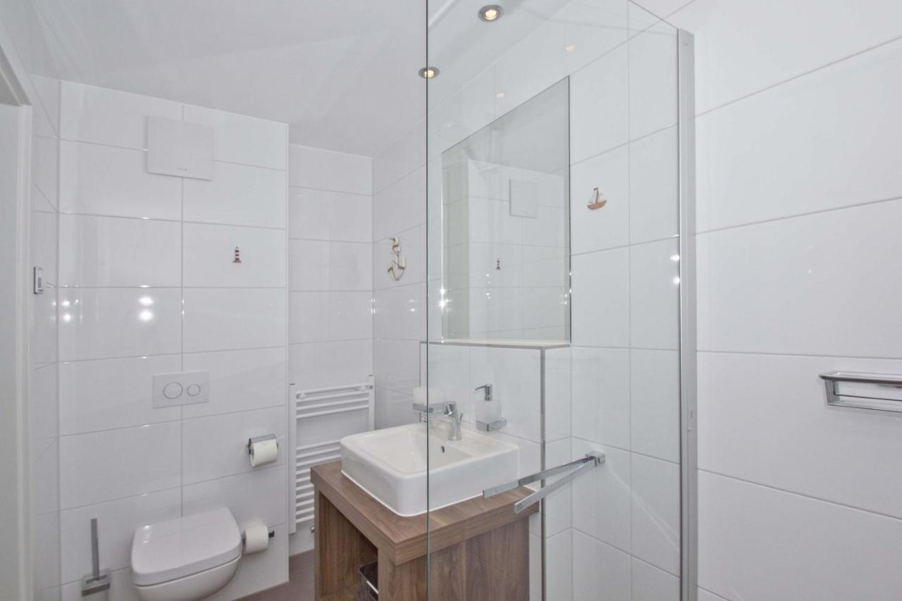 Mit Meerblick Und Terrasse, Gratis Nutzung Vom Ahoi Erlebnisbad Und Sauna In Sellin - Meeresblick Fewo 68 Goehren  Esterno foto